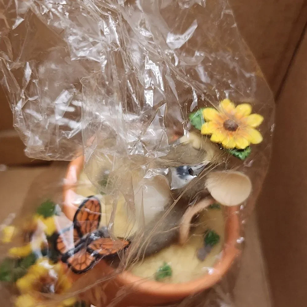 Charming Tails Fitz and‎ Floyd Flower Pot Surprise 88/112 Figurine
